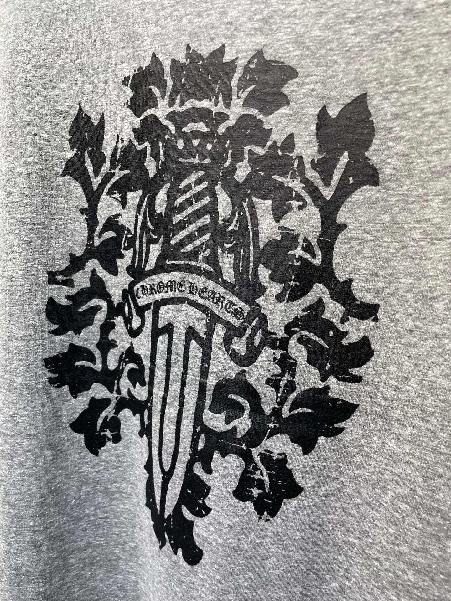 🅿️310 CH Croix Heart🌟【Top Replica】Floral Gray Sword Short Sleeves Dyeing floral gray 26 weave 200 grams according to YB order. The price of floral gray fabrics is extremely high. There is no stock in the market. Printing uses a variety of printing techniques. Customized accessories. Size S M L